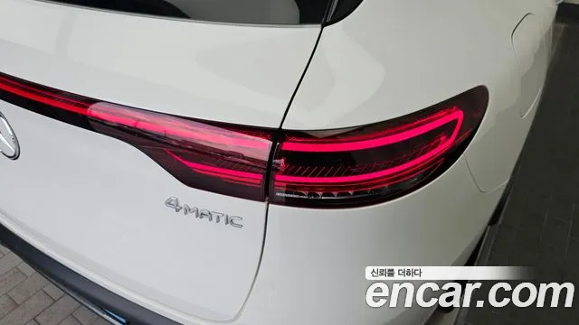 Mercedes-Benz EQC 2021 — фото 9
