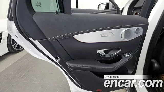 Mercedes-Benz EQC 2021 — фото 15