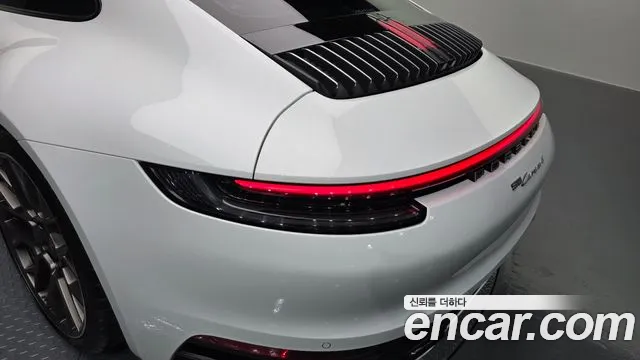 Porsche 911 2020 — фото 9