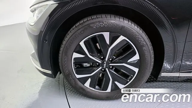 Kia EV6 2023 — фото 5
