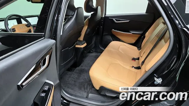 Kia EV6 2023 — фото 18