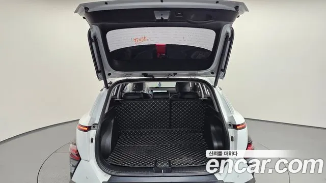 Hyundai Kona 2023 — фото 17