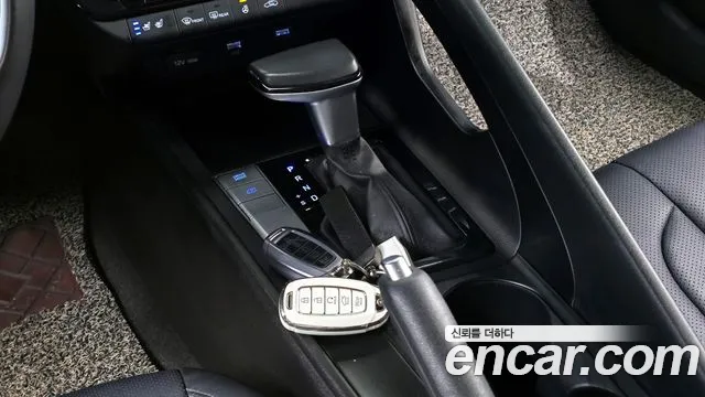 Hyundai AVANTE 2021 — фото 12