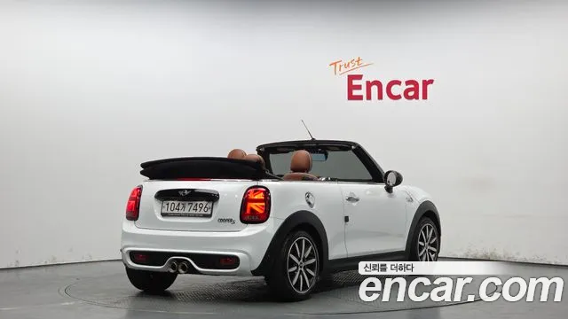Mini Cooper Convertible 2018 — фото 1