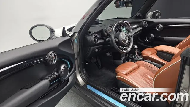 Mini Cooper Convertible 2018 — фото 12
