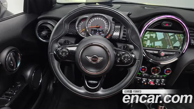 Mini Cooper Convertible 2018 — фото 18