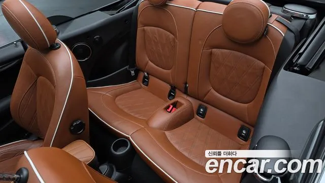 Mini Cooper Convertible 2018 — фото 15