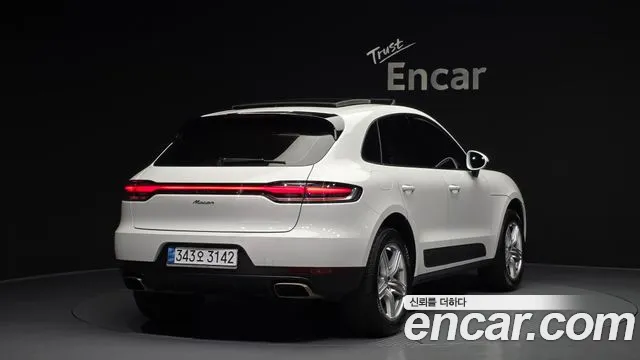 Porsche Macan 2021 — фото 2