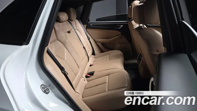 Porsche Macan 2021 — фото 12