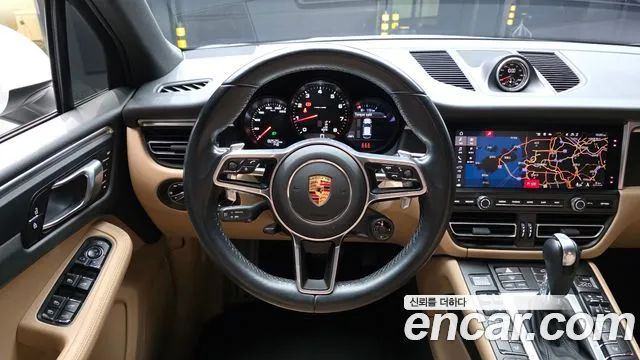 Porsche Macan 2021 — фото 13