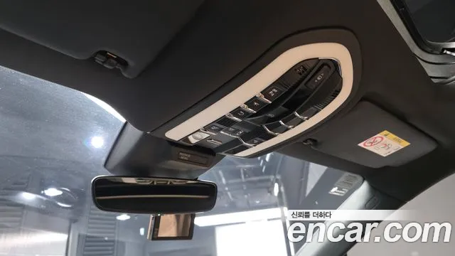 Porsche Macan 2021 — фото 18