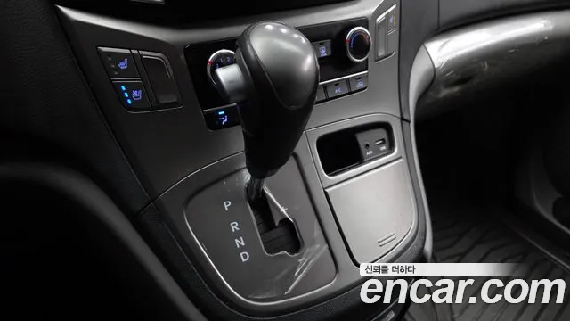 Hyundai Starex 2021 — фото 9