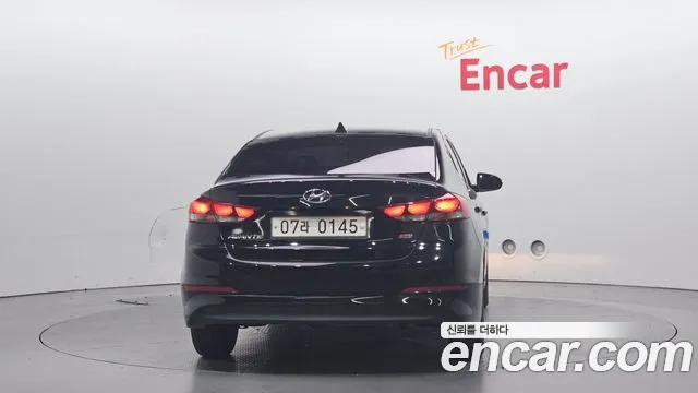 Hyundai AVANTE 2016 — фото 4