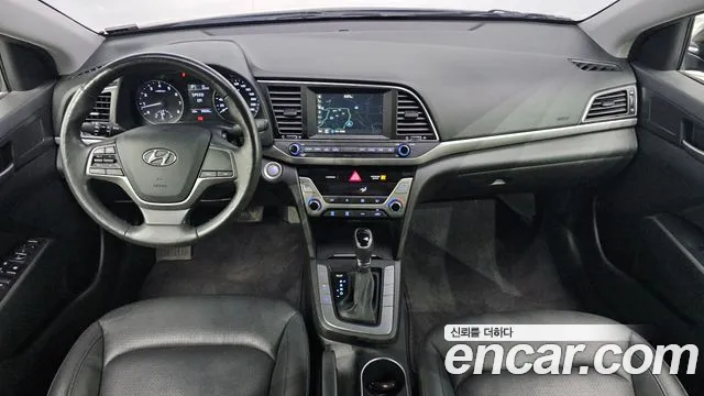 Hyundai AVANTE 2016 — фото 10
