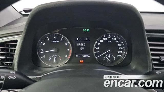 Hyundai AVANTE 2016 — фото 11
