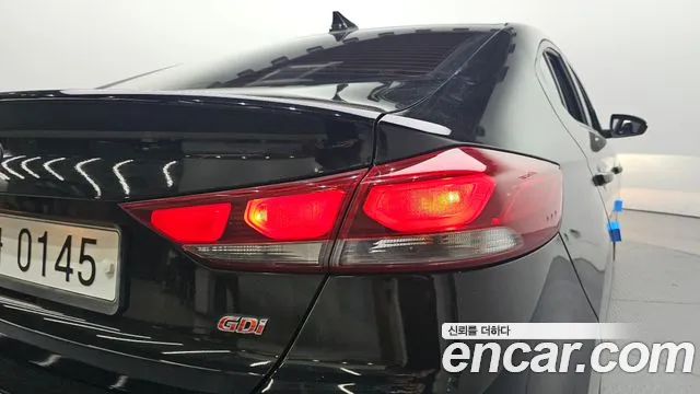 Hyundai AVANTE 2016 — фото 9