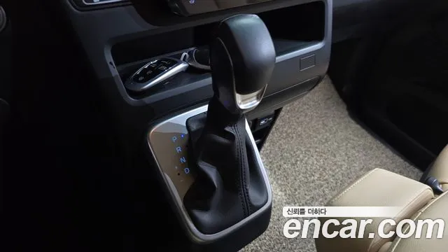 Hyundai Staria 2022 — фото 11