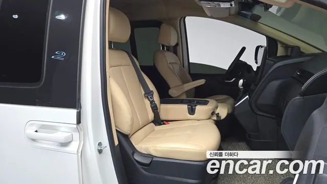 Hyundai Staria 2022 — фото 16