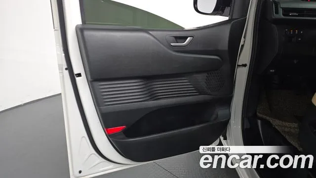 Hyundai Staria 2022 — фото 13