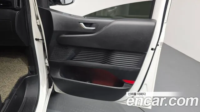 Hyundai Staria 2022 — фото 14
