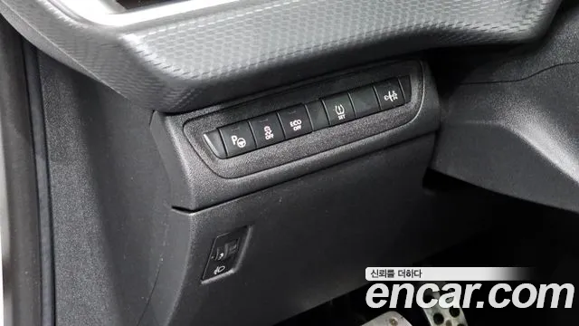 Peugeot 2008 2015 — фото 14