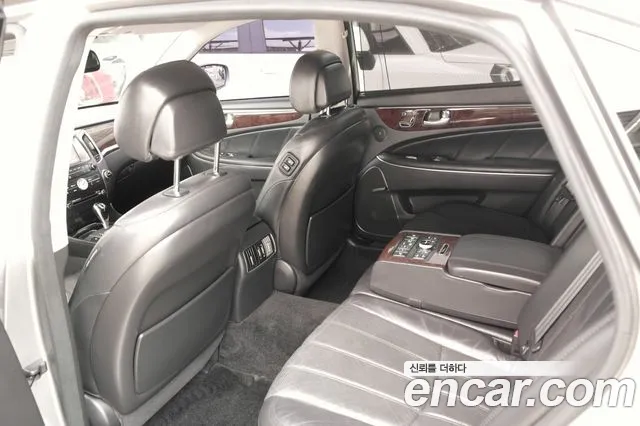 Hyundai Equus 2012 — фото 10