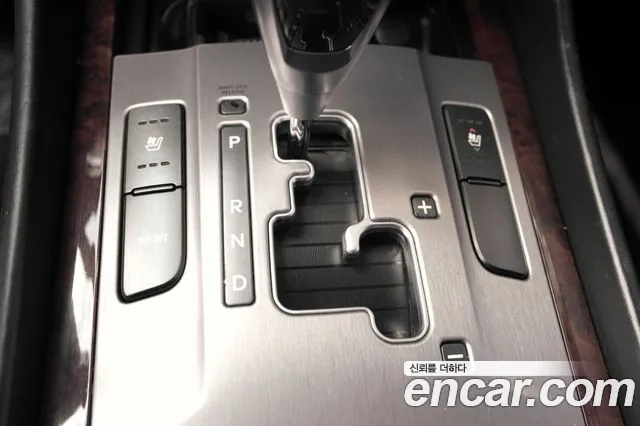 Hyundai Equus 2012 — фото 18