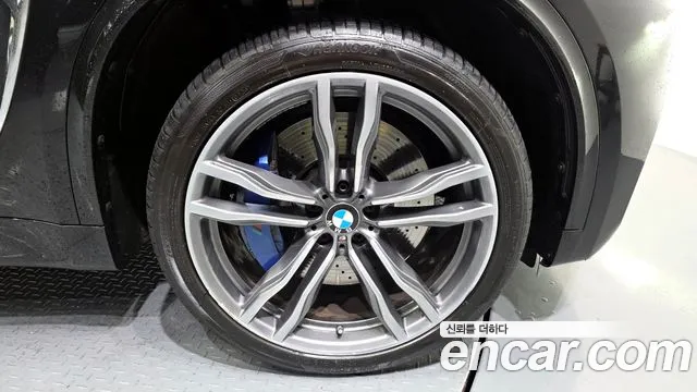 BMW X5M 2018 — фото 7