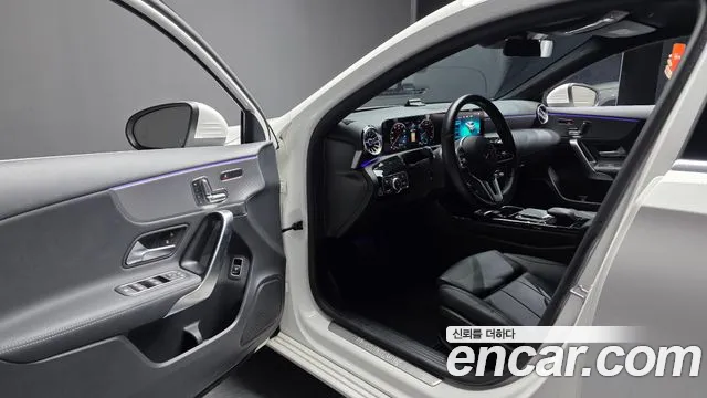 Mercedes-Benz A-Class 2023 — фото 13