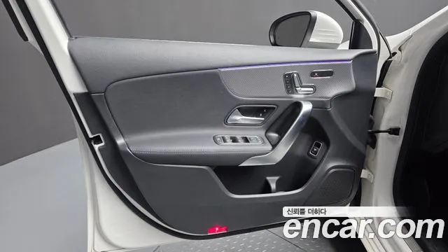 Mercedes-Benz A-Class 2023 — фото 14