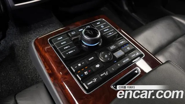 Hyundai Equus 2014 — фото 17