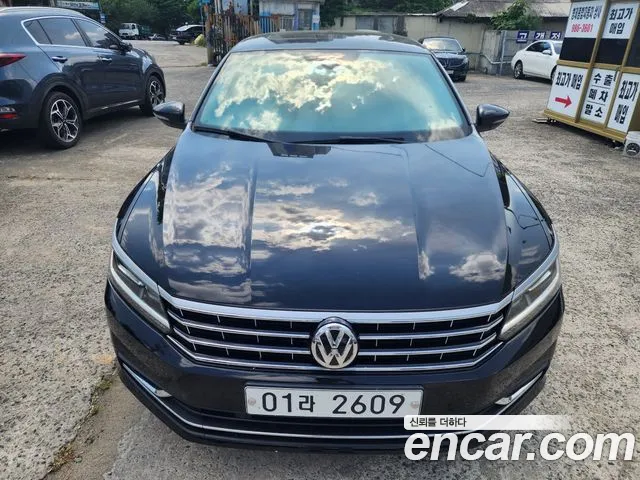 Volkswagen Passat 2018 — фото 1