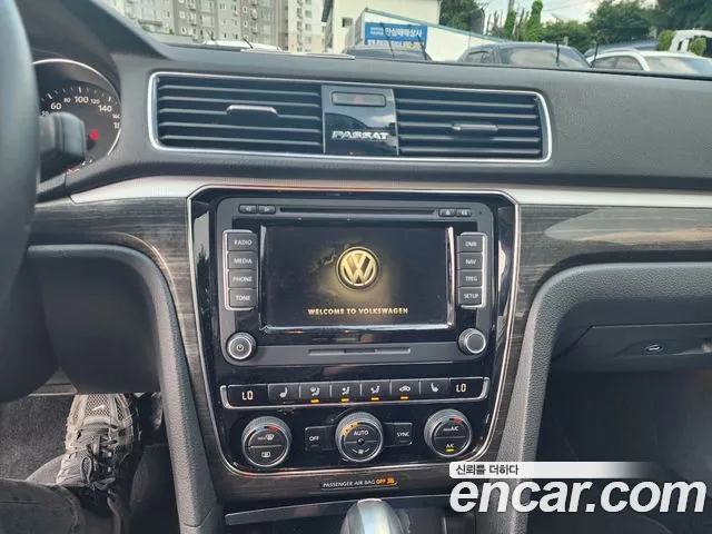 Volkswagen Passat 2018 — фото 10