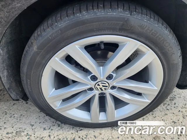 Volkswagen Passat 2018 — фото 13