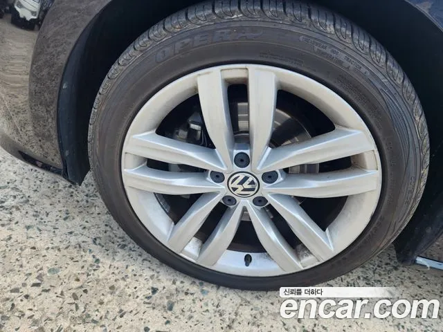Volkswagen Passat 2018 — фото 15