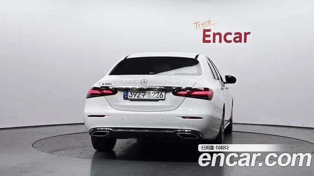 Mercedes-Benz E-Class 2021 — фото 4
