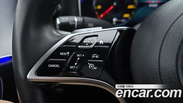 Mercedes-Benz E-Class 2021 — фото 17