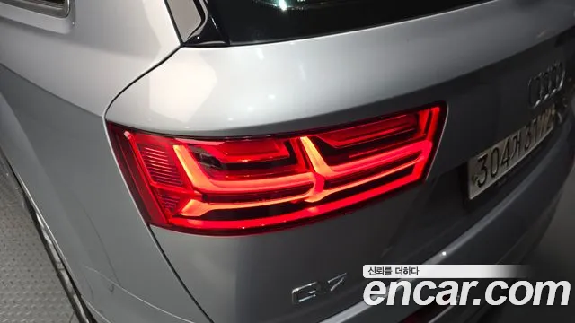 Audi Q7 2019 — фото 9