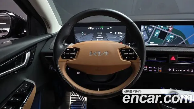 Kia EV6 2023 — фото 19