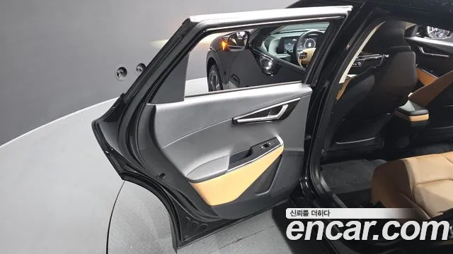 Kia EV6 2023 — фото 15