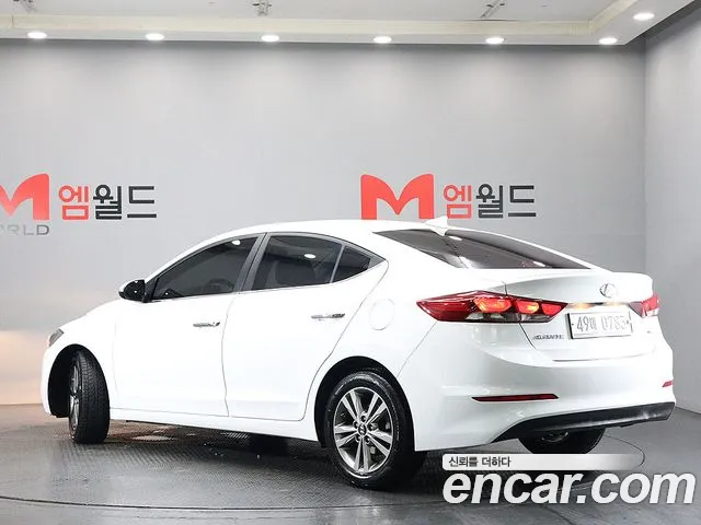 Hyundai AVANTE 2016 — фото 4