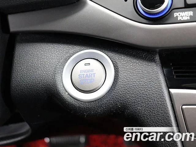 Hyundai AVANTE 2016 — фото 10