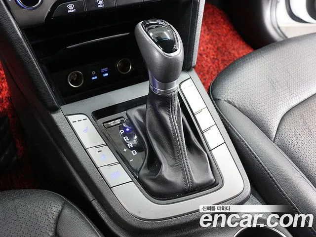 Hyundai AVANTE 2016 — фото 11
