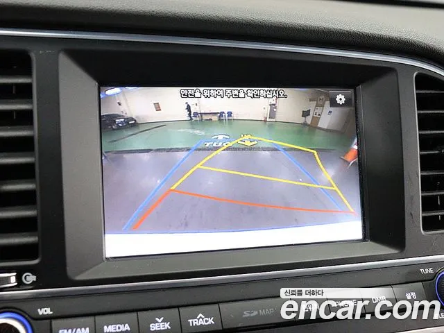 Hyundai AVANTE 2016 — фото 13