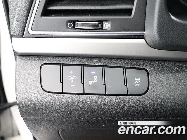 Hyundai AVANTE 2016 — фото 14