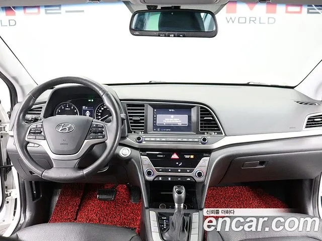 Hyundai AVANTE 2016 — фото 15