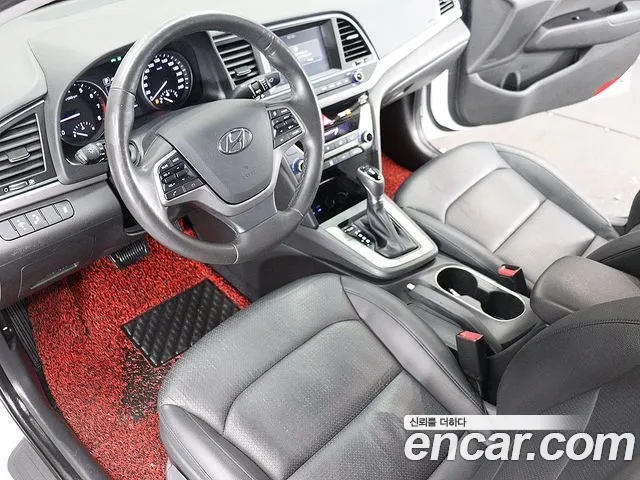 Hyundai AVANTE 2016 — фото 18