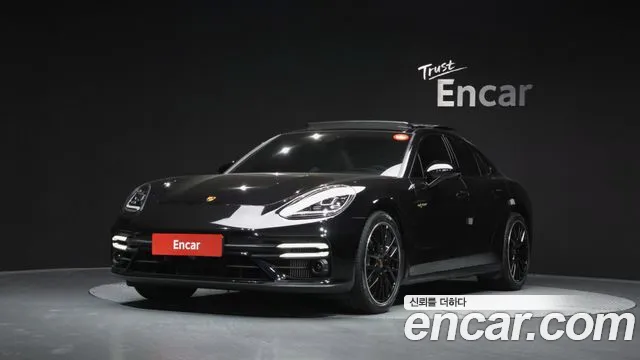 Porsche Panamera 2023 — фото 1
