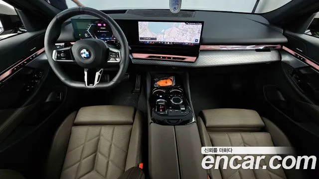 BMW 5-Series 2025 — фото 10
