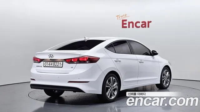 Hyundai AVANTE 2018 — фото 2